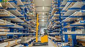 Rayonnage cantilever pour charges longues