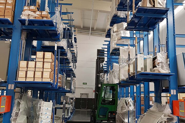 cantilever racking double-sided, small aisle racking