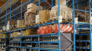 Rayonnage porte-palletes avec mezzanine