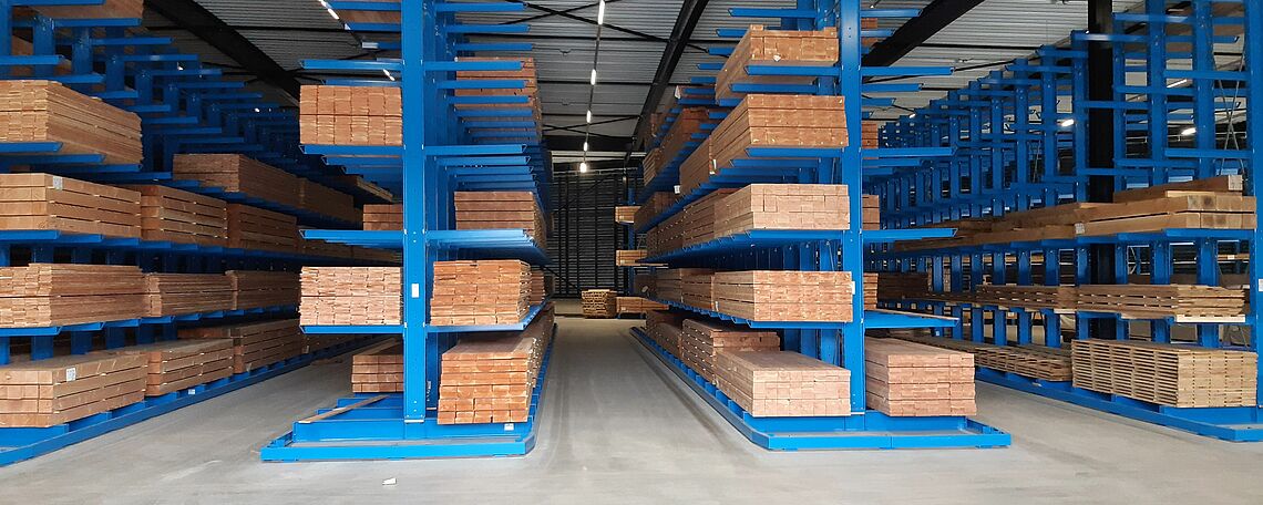 Rayonnage cantilever, stockage du bois
