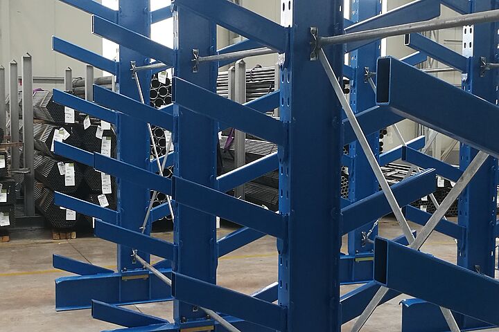 cantilever racking with inclined arms