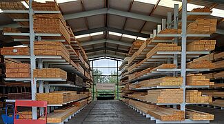 Rayonnage cantilever, stockage de bois