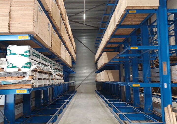 Cantilever racking